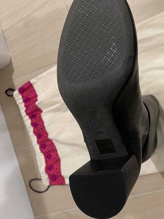 Tory Burch Knee High Black Leather Boots - Size 8 - Brand New w/o box - Rtl $600 - Picture 4 of 4